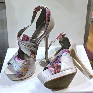 Nine west leather and floral